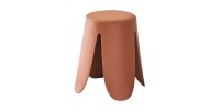 Tabouret OSTIN coloris marron terracotta, grâce a son design atypique il s'adapte a tous types de salon