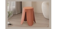 Tabouret OSTIN coloris marron terracotta, grâce a son design atypique il s'adapte a tous types de salon