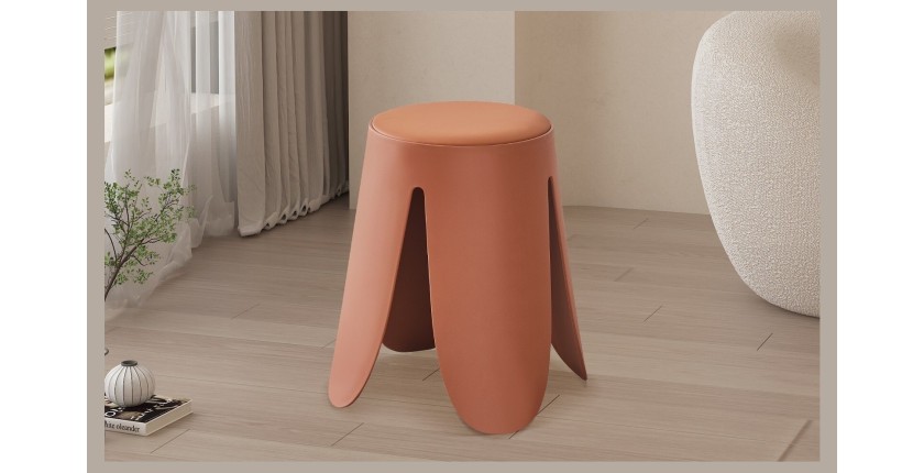 Tabouret OSTIN coloris marron terracotta, grâce a son design atypique il s'adapte a tous types de salon