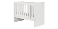 Chambre bébé ou enfant DANAÉ coloris blanc : un lit 60x120 évolutif en 90x200, une armoire, une commode à langer et un chevet.